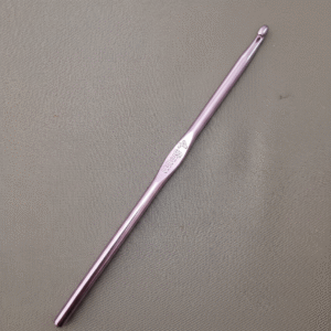 Crochet en Aluminium – Taille 4.5 mm Lavande Douce