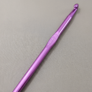 crochet classique en aluminium – taille 6.5 mm (mauve Éclatant)