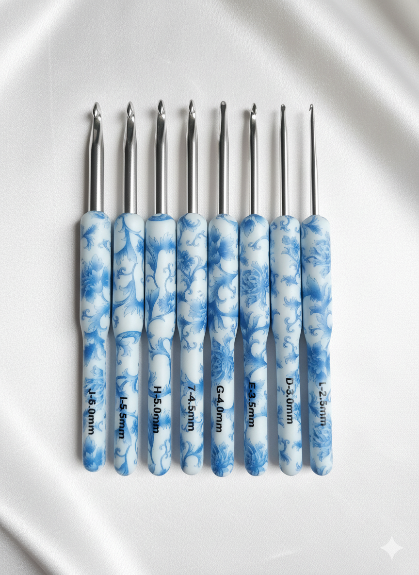 set de crochets ergonomiques – modèle "porcelaine bleue marbrée" (8 pièces)