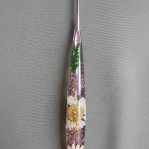 crochet ergonomique "jardin secret" – résine et fleurs séchées
