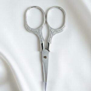 ciseaux de broderie vintage "Élégance classique" – argent satiné