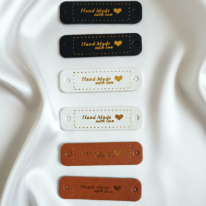 Lot de 6 Étiquettes en  Simili Cuir"Hand Made with love" - Taille 5 cm