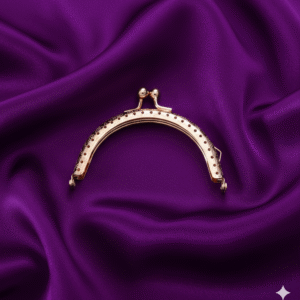 cadre demi lune perforé pour pochette (finition cuivre)