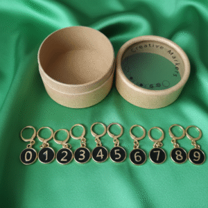 10 marqueurs de rangs numérotés (0 9) noir/or + boîte de rangement – outil crochet